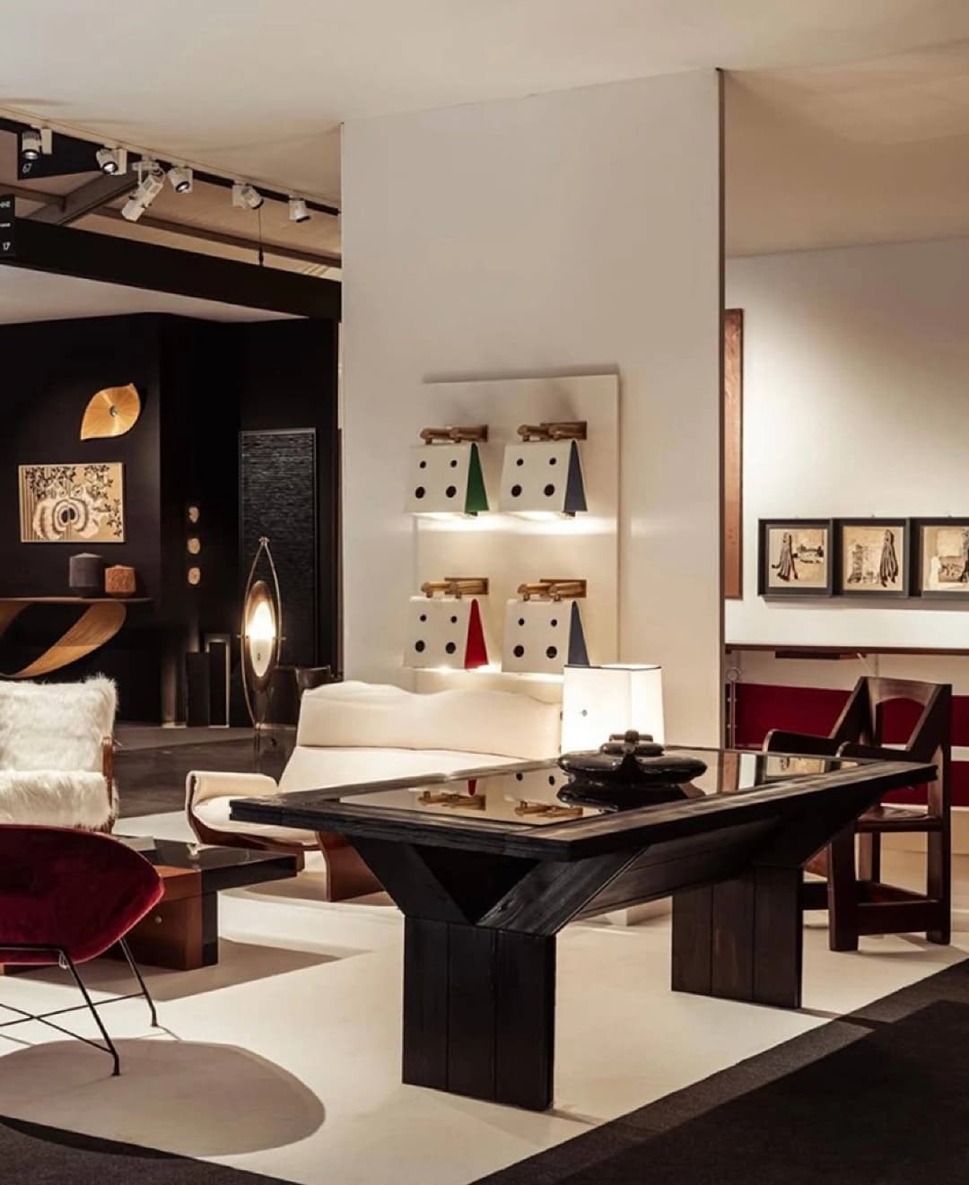 Торшер Гоффредо Реджани на выставке PAD Paris, 2025